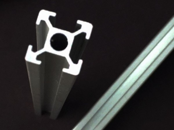 如何判斷工業(yè)鋁型材好壞？