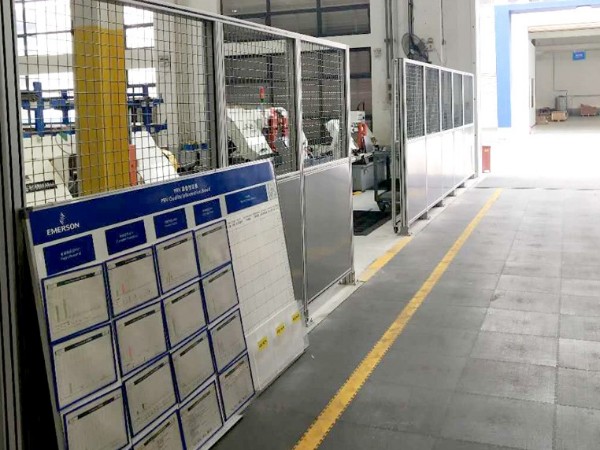 生產(chǎn)線防護(hù)圍欄需要固定在地面嗎？