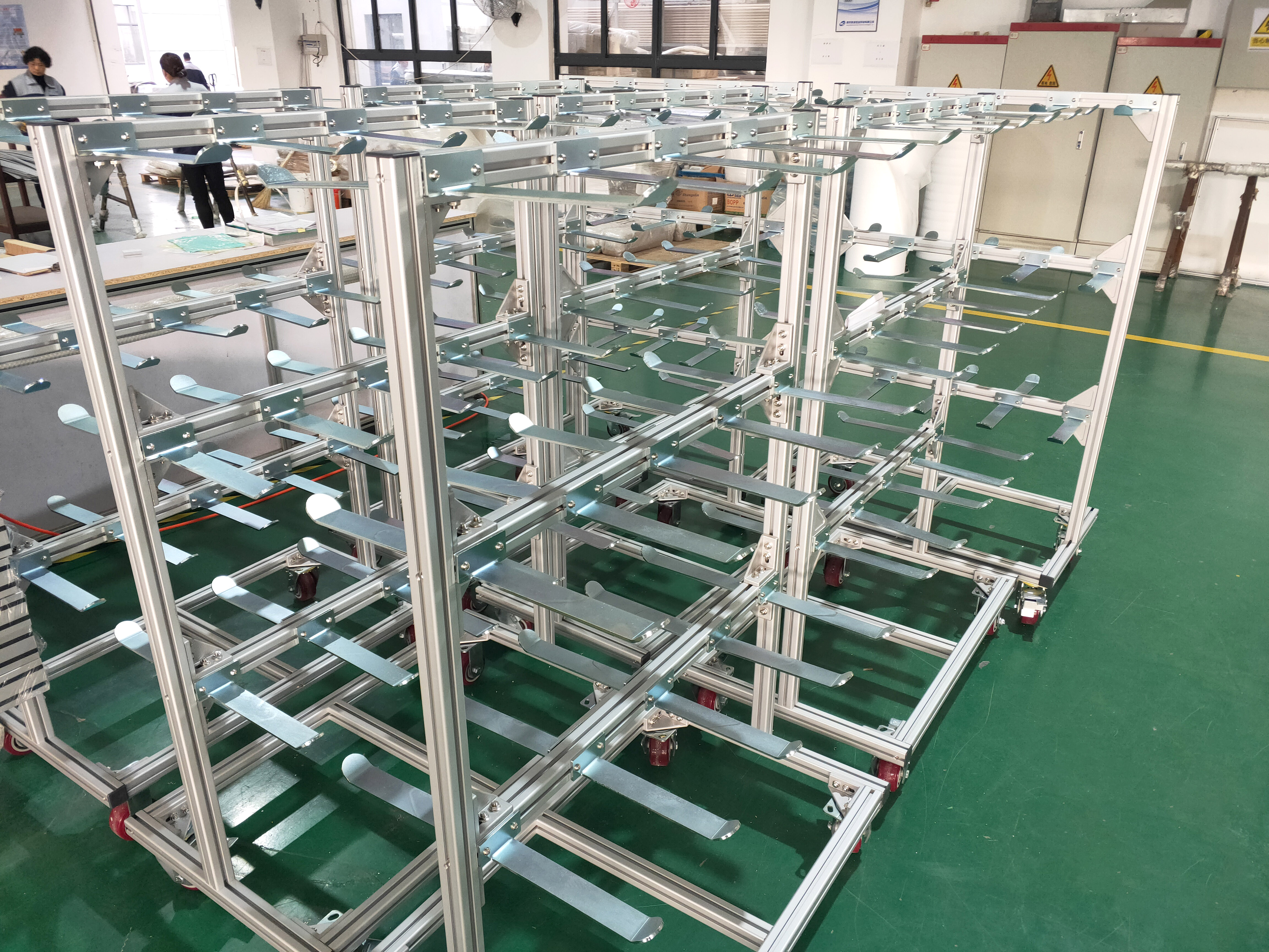 型材架屬于半成品，可變成各式成品