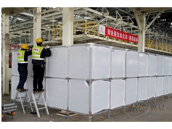 做防護圍欄為什么要選工業(yè)鋁型材？