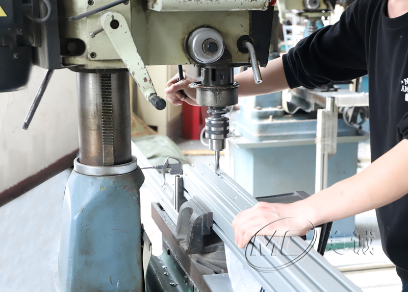 工業(yè)鋁型材精加工廠家，如何做到精加工？